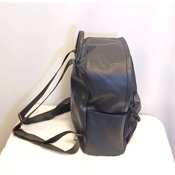 Backpack Vegan Leather with Zippered Closure & Side Pockets - Picture 6 of 9